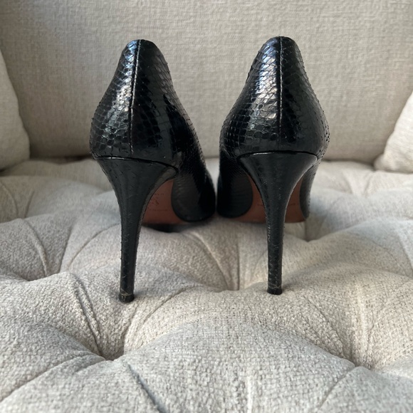 Donald J Pliner Black and White Snake Skinned Shoes - Picture 2 of 6